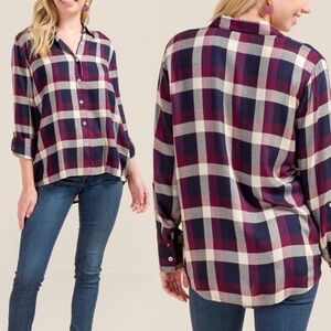 New Francesca’s Byrdie plaid button down top
